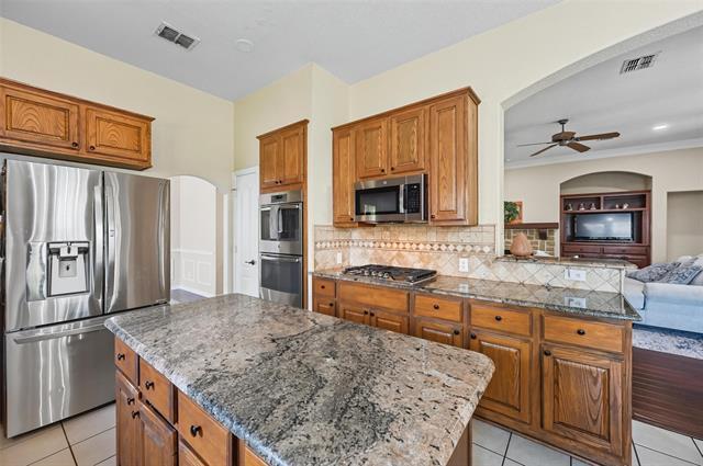 Building Photo - 2208 Cheshire Dr