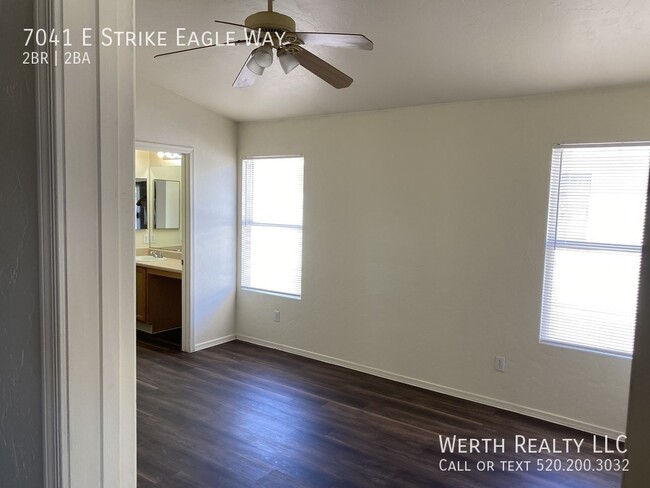 Building Photo - Large 2 bedroom East Side Home!