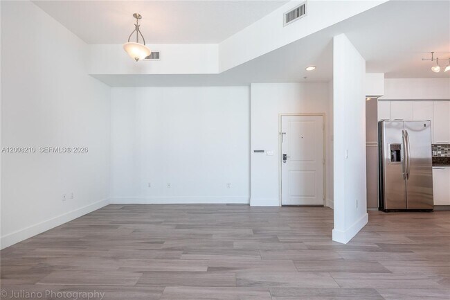 Building Photo - 7900 Harbor Island Dr