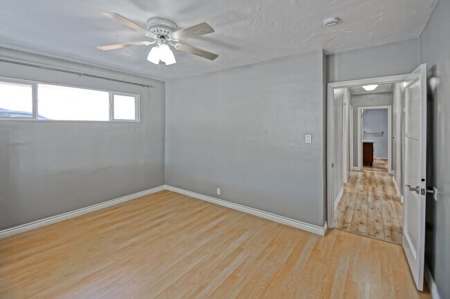 Building Photo - 2809 Carlsbad St