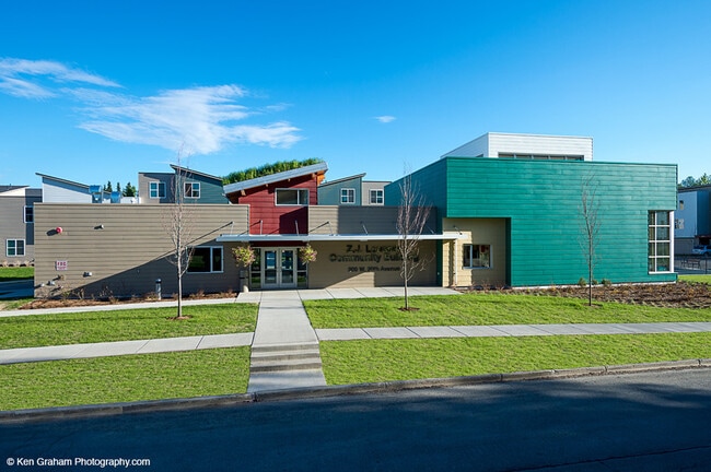 Building Photo - 2013 Salmonberry Pl