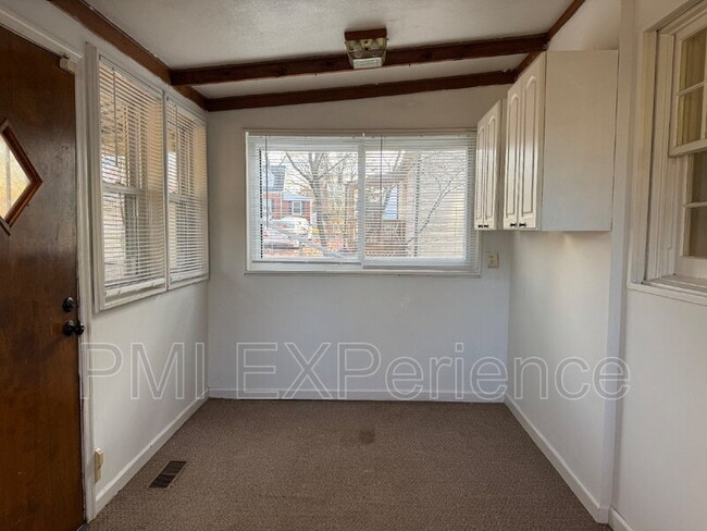 Building Photo - 2204 Ramblewood Dr