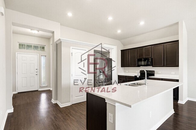 Building Photo - 3 bedroom 2 Bath home in Yowell Ranch