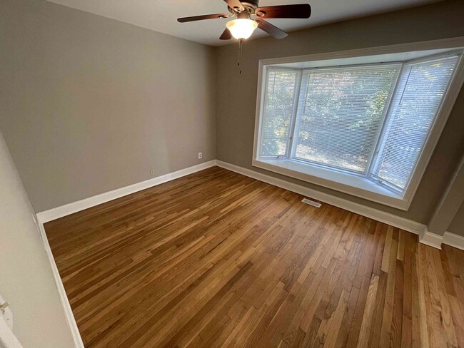 Building Photo - Smyrna - 3BR / 2BA