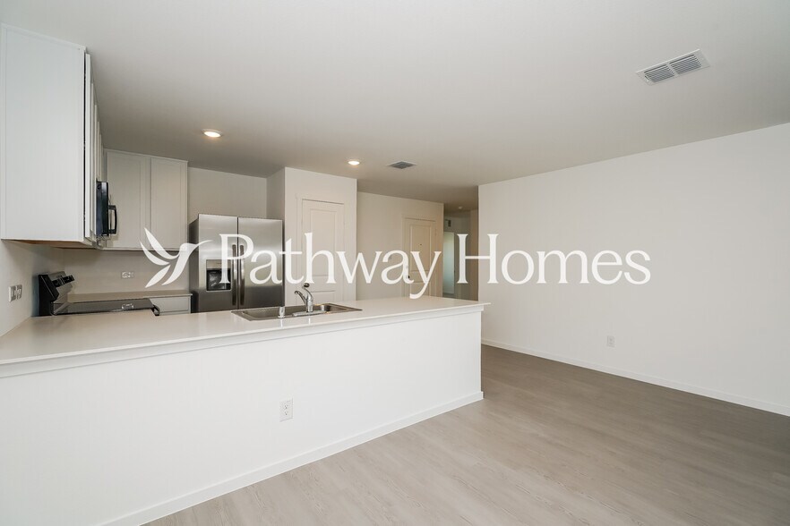 Building Photo - 1209 Pere David Dr
