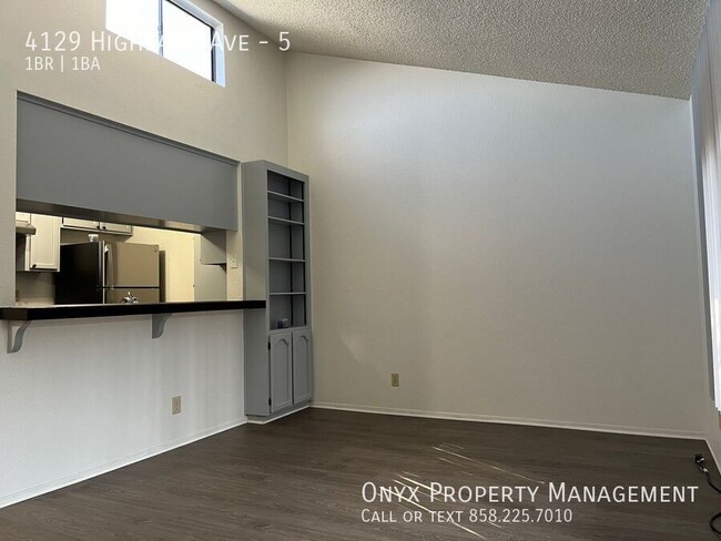 Building Photo - **Move in Special, 1st month's fee rent***...