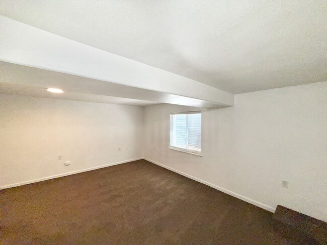Building Photo - 4899 Saddle Ridge Dr