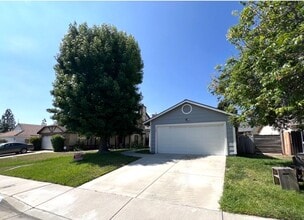 Building Photo - Charming Single story 3bed /2 bath newly renovated home