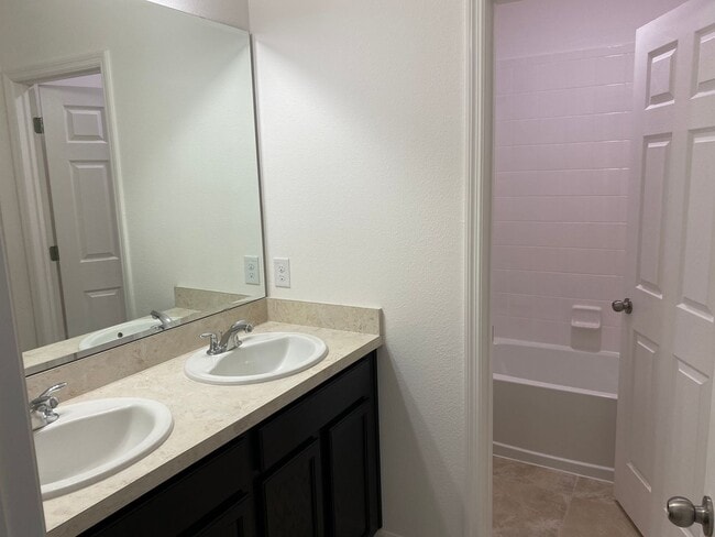 Building Photo - Newer Home, 3 Bedroom 2 Bath,  2 Car Garage with Electric Opener, for Rent at 9168 Early Loop, Gr...