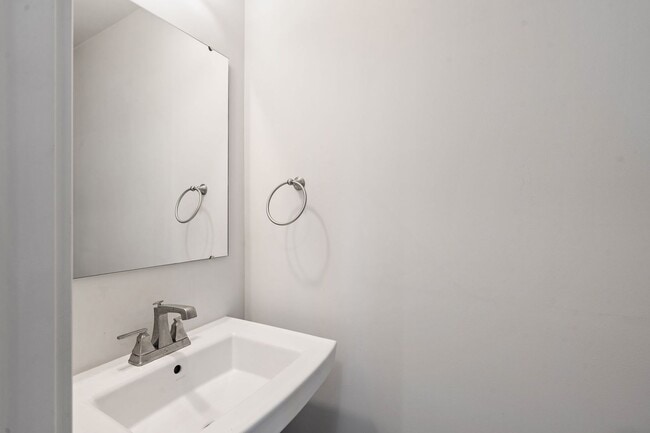 Building Photo - 4316 Summercrest Blvd