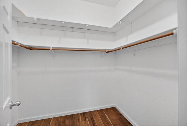 Building Photo - 2726 Genesee Dr