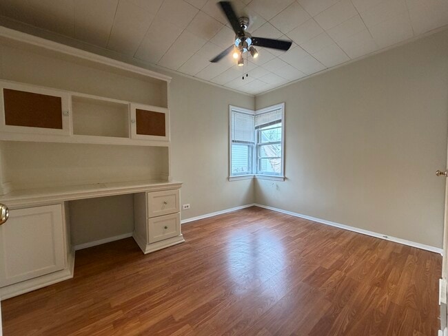 Building Photo - 538 Mills St