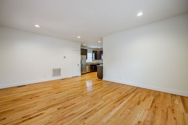 Building Photo - 408 N Robinson St