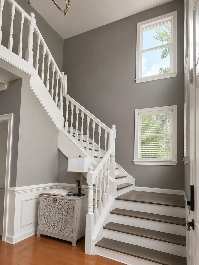 Building Photo - 949 Oak Arrow Cove