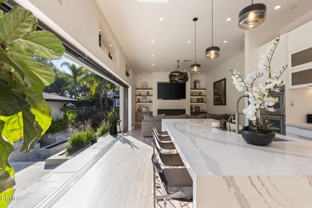 Building Photo - 620 Houseman St