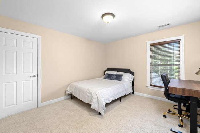 Building Photo - 3009 Coral Bell Ln