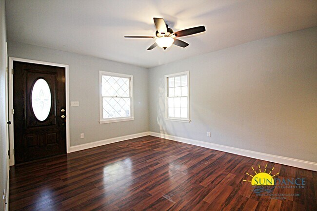 Building Photo - Beautiful 3 Bedroom Home in Fort Walton Be...