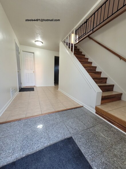 Building Photo - 1213 Wilroy Rd
