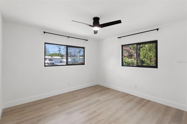 Building Photo - 312 41st Ave