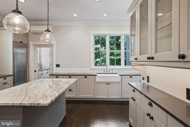 Building Photo - 12 Murray Pl