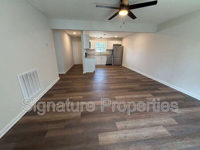 Building Photo - 339 E Jerald St