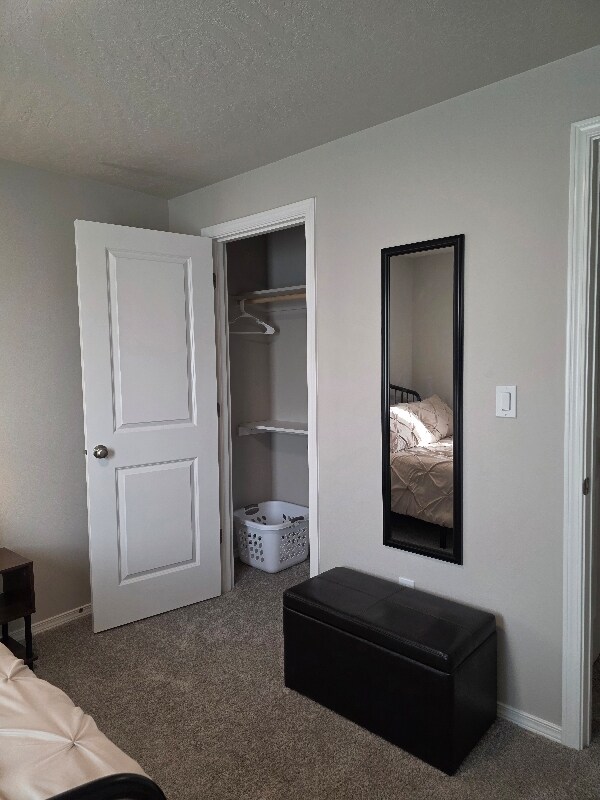 Building Photo - 600 Van Wy