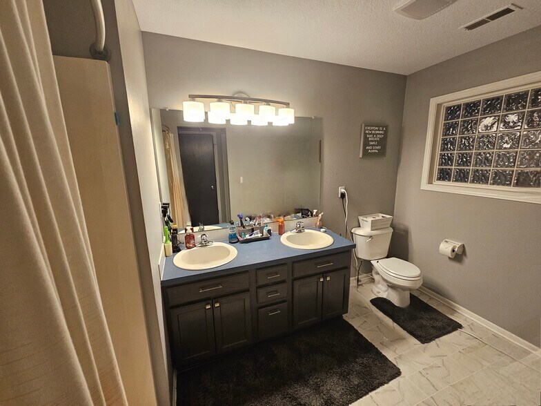Building Photo - 3409 Brook Ridge Ct