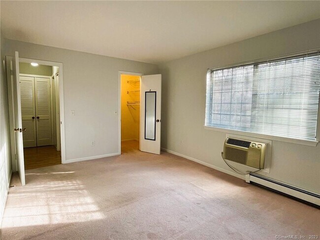 Building Photo - 7 Eden Ct