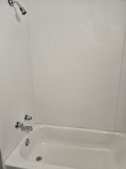 Building Photo - 2123 Highland Ave