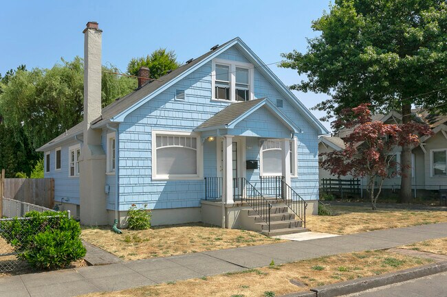 Primary Photo - 4216 Southeast 37th Avenue