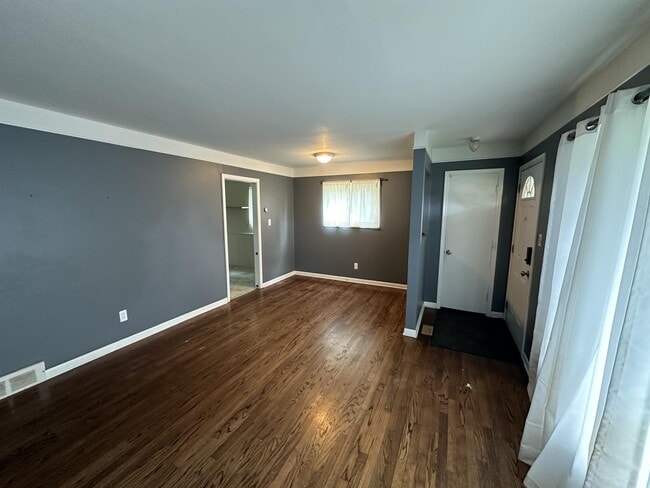 Building Photo - 23581 Loomis Ct