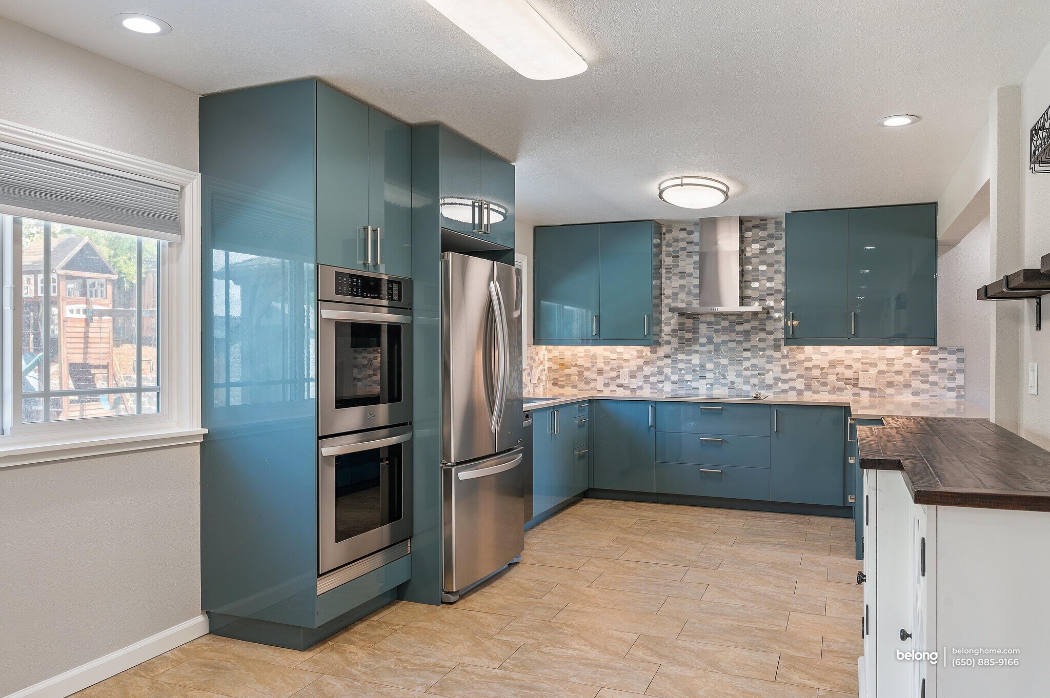 Building Photo - 3661 Slopeview Dr