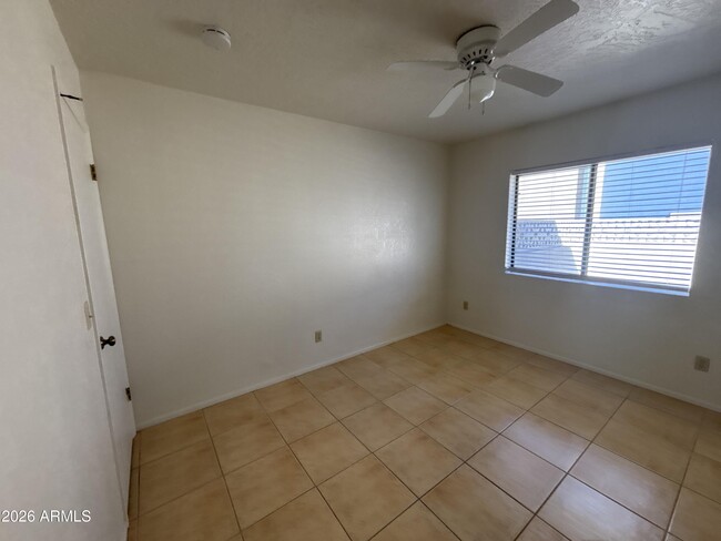 Building Photo - 1628 E Birch St