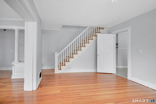 Building Photo - 42 Hartford Ave