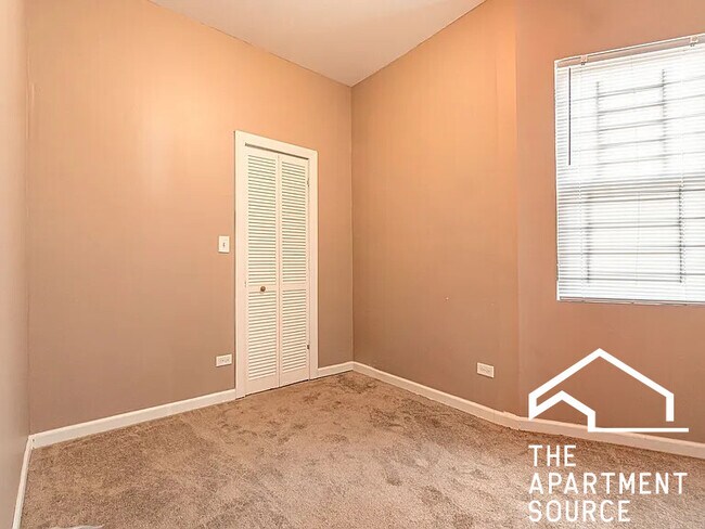 Building Photo - 1144 W 68th St