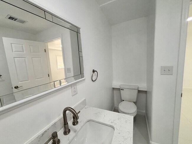 Building Photo - 124 Coronado Rd