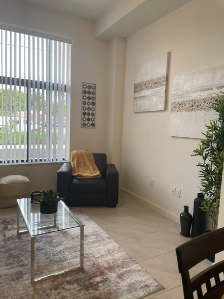 Building Photo - Fair Oaks