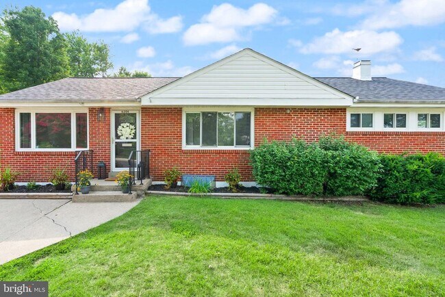 Building Photo - 6206 Hillview Ave