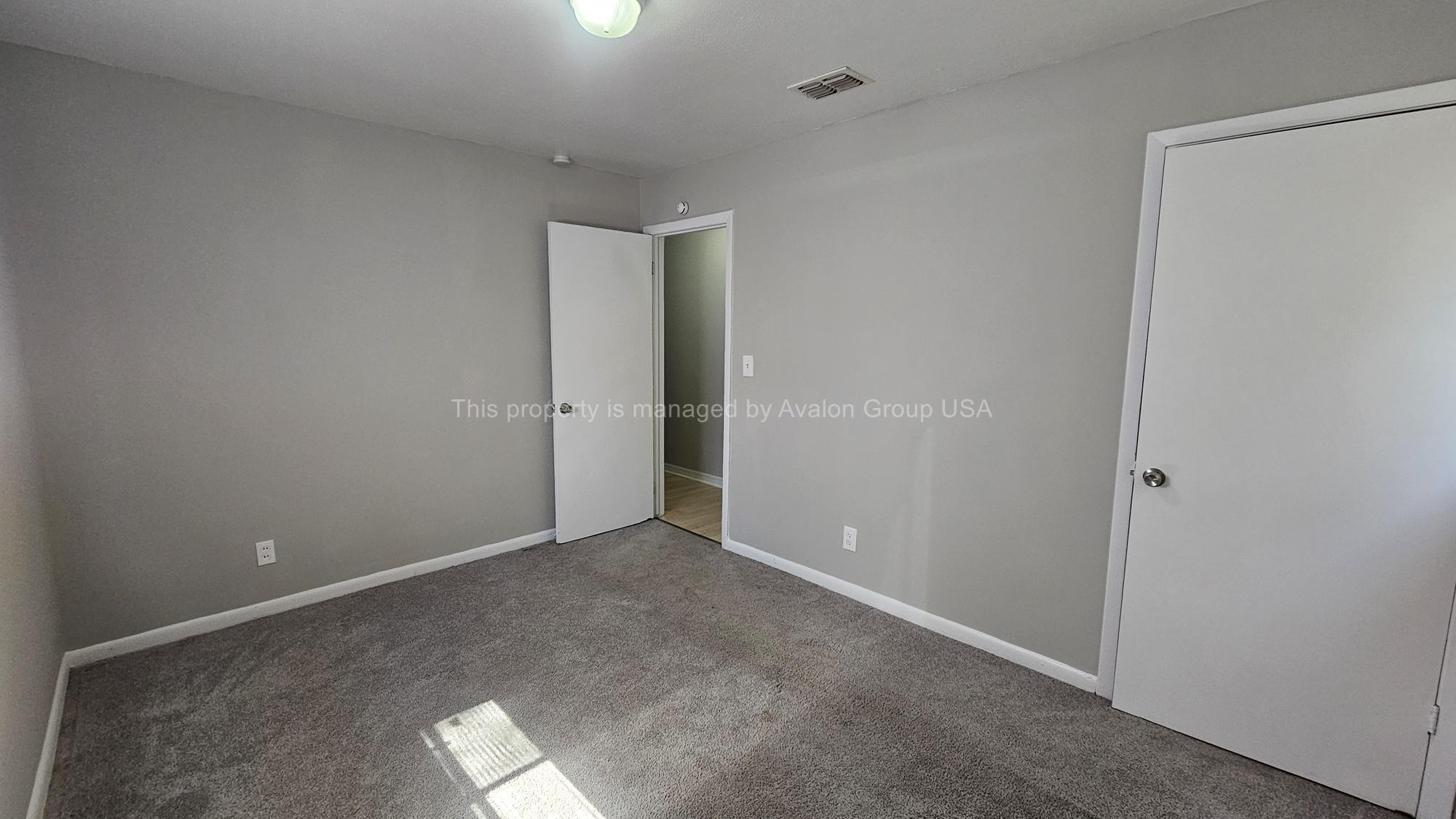 Building Photo - 6809 Miss Muffet Ln S