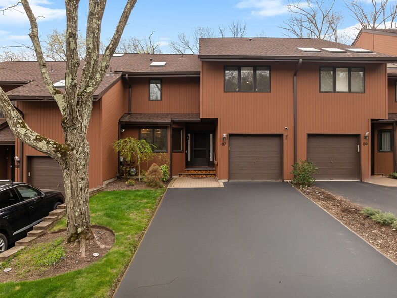 Primary Photo - 87 Sullivan Dr