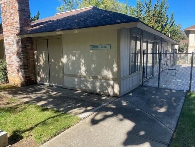 Building Photo - 4260 Clayton Rd