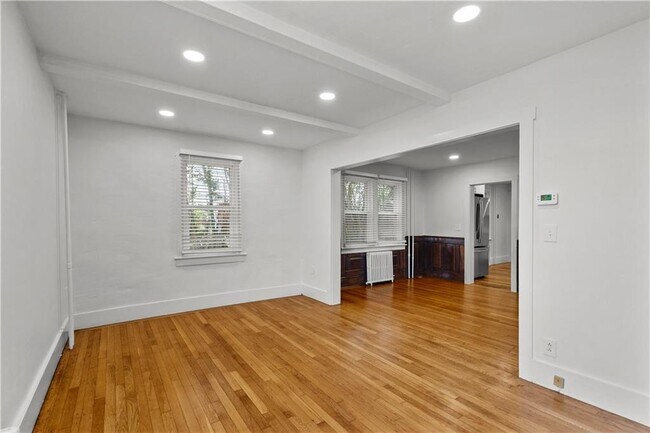 Building Photo - 41 Freeborn St
