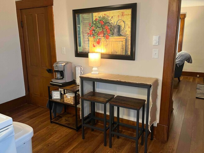 Building Photo - 1 W Church St