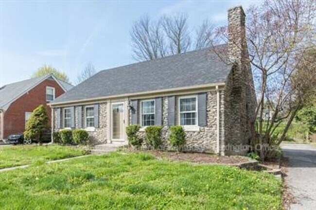 Building Photo - 574 Bob-O-Link Drive