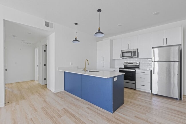 Building Photo - 311 E Lorene St