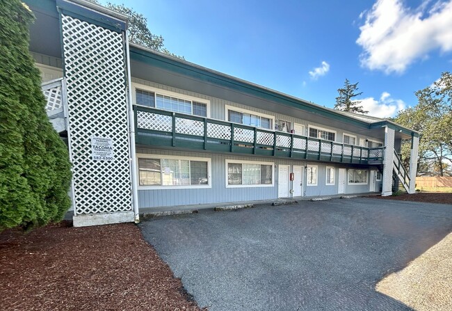 Building Photo - Washington Oaks