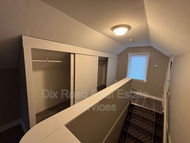 Building Photo - 1670 Darst Ave