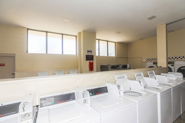 Building Photo - 2240 Kuhio Ave.
