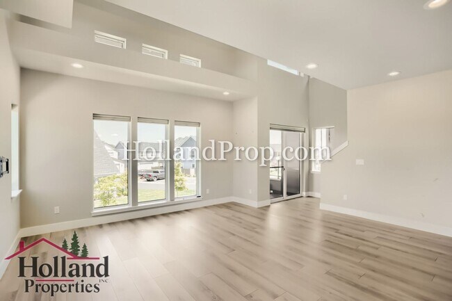 Building Photo - Spacious, Energy-Efficient Home in Reeds Crossing Near Parks & Trails