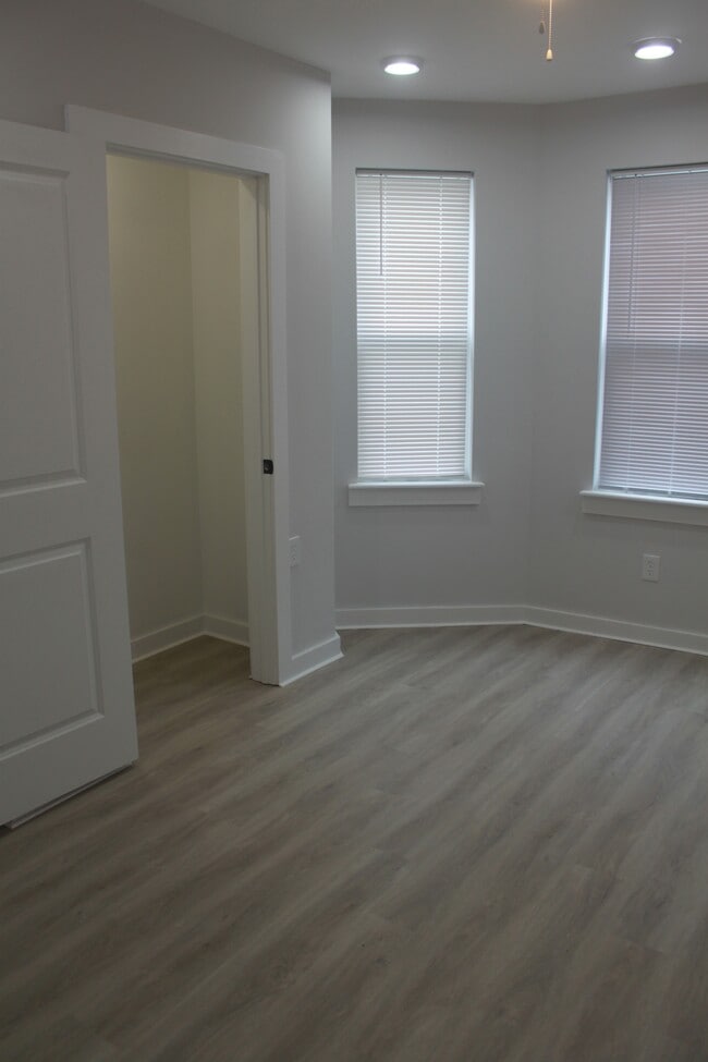 Building Photo - 3355 Argyle St